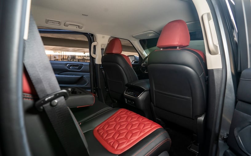 Nissan Patrol Platinum V6 (Grise), 2026 &agrave; louer &agrave; Abu Dhabi