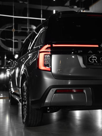 Nissan Patrol (Gris), 2025 para alquiler en Dub&aacute;i