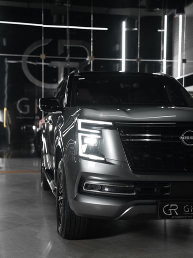 Nissan Patrol (Gris), 2025 para alquiler en Dub&aacute;i