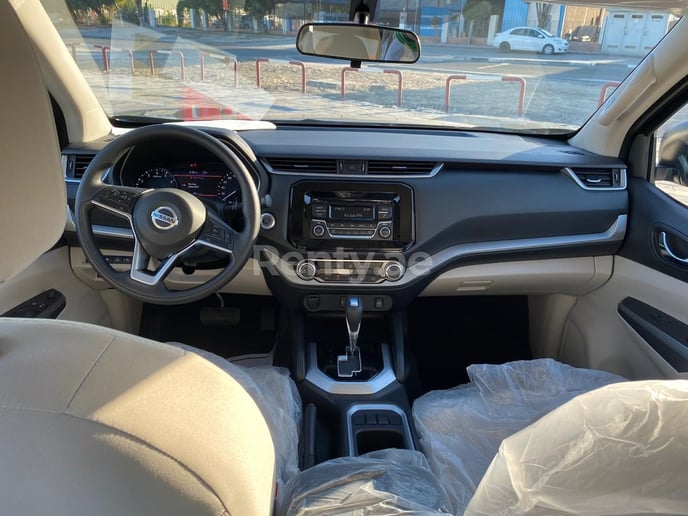Dubai'de kiralık Nissan Xterra (Gri), 2021