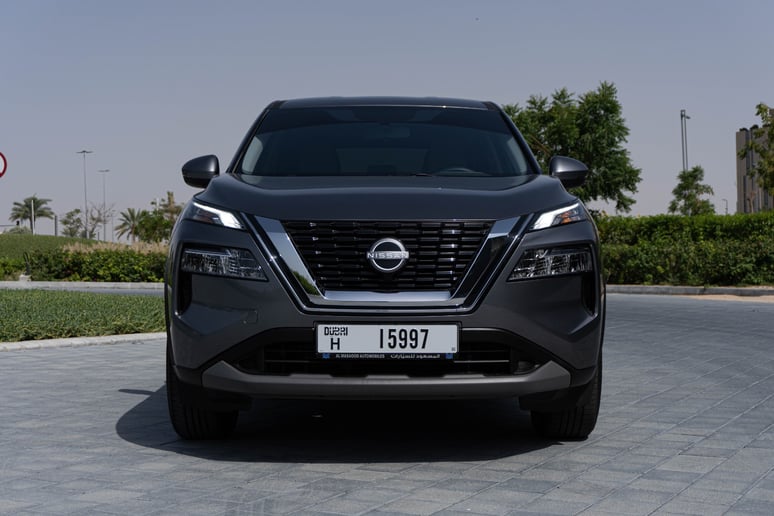 Nissan Xtrail (Grijs), 2024 te huur in Sharjah