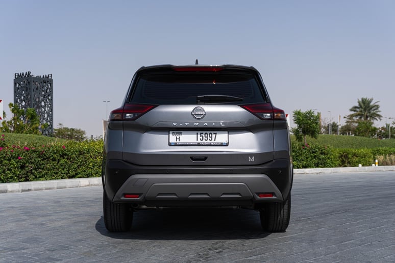 Nissan Xtrail (Grijs), 2024 te huur in Sharjah