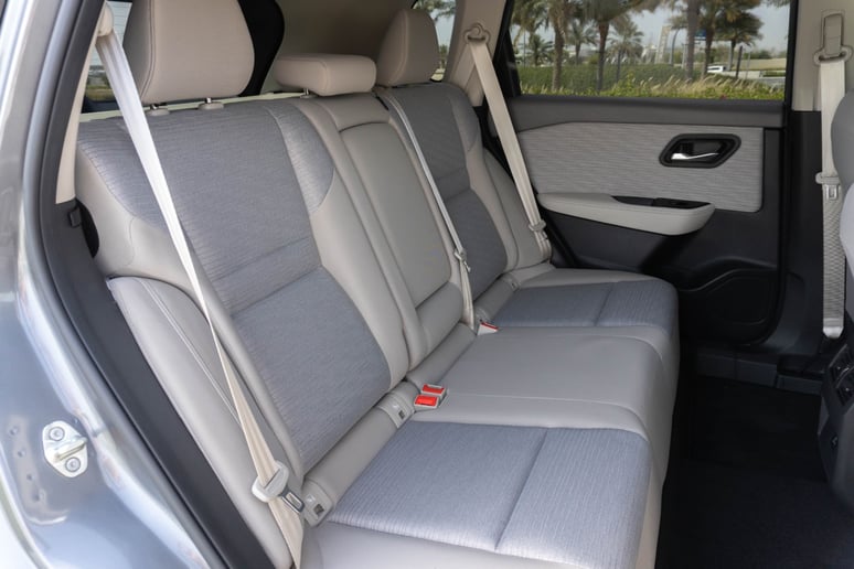 Nissan Xtrail (Grijs), 2024 te huur in Sharjah