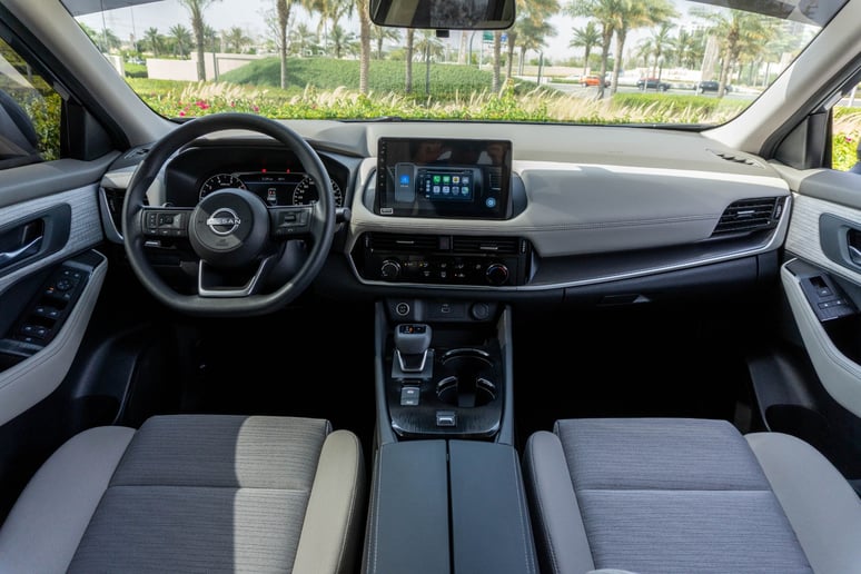 Nissan Xtrail (Grijs), 2024 te huur in Sharjah