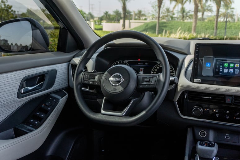 Nissan Xtrail (Grijs), 2024 te huur in Sharjah
