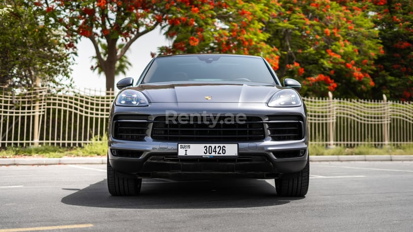 Porsche Cayenne coupe (Grise), 2022 &agrave; louer &agrave; Sharjah