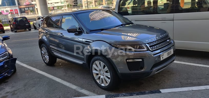 Dubai'de kiralık Range Rover Evoque (Gri), 2019