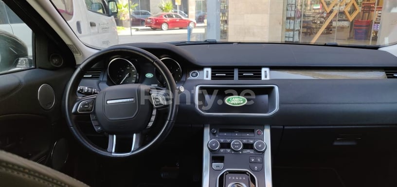 Dubai'de kiralık Range Rover Evoque (Gri), 2019