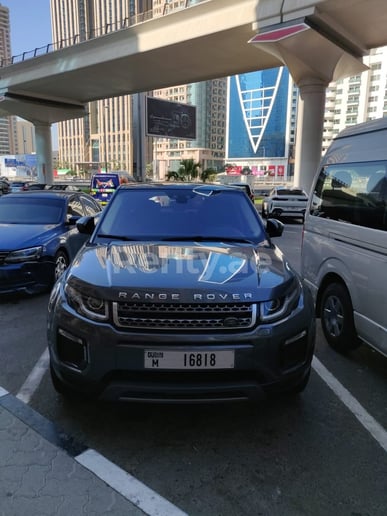 Dubai'de kiralık Range Rover Evoque (Gri), 2019