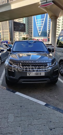 Dubai'de kiralık Range Rover Evoque (Gri), 2019