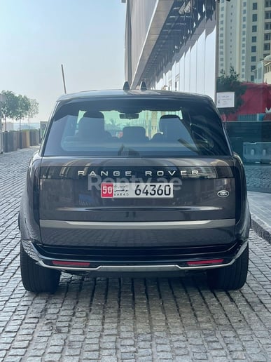 Range Rover Vogue (Grigio), 2022 in affitto a Dubai