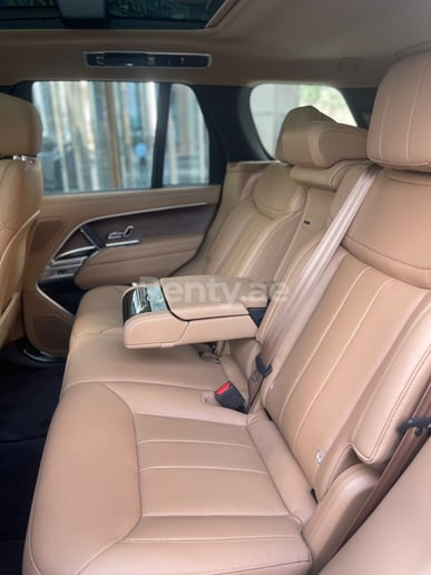 Range Rover Vogue (Grigio), 2022 in affitto a Dubai