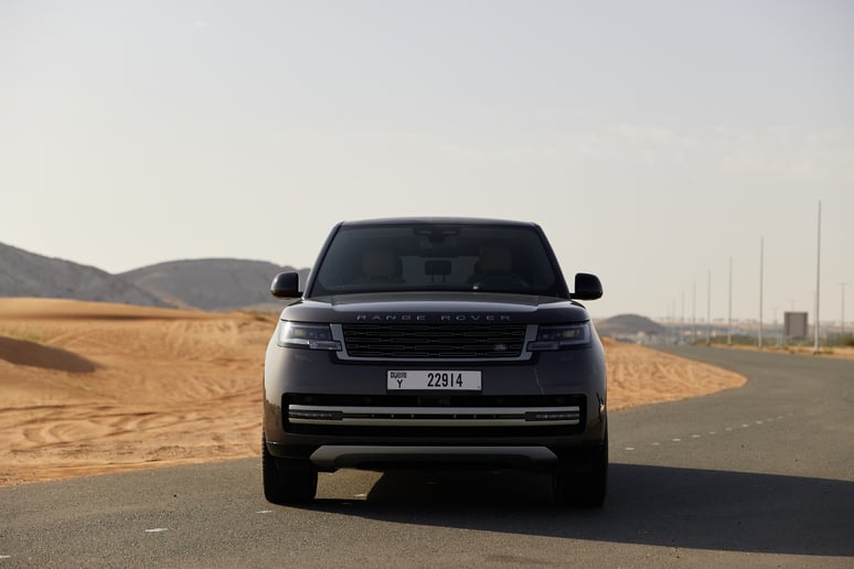 Range Rover Vogue HSE (Grigio), 2023 in affitto a Dubai