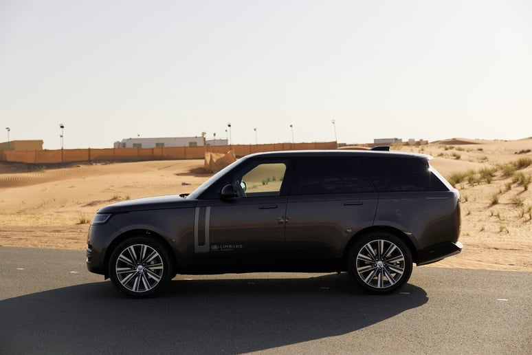 Range Rover Vogue HSE (Grigio), 2023 in affitto a Dubai