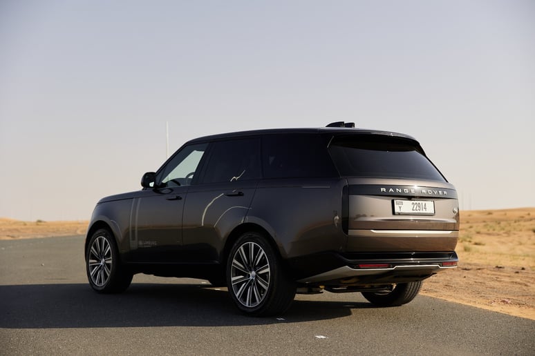 Range Rover Vogue HSE (Grigio), 2023 in affitto a Dubai