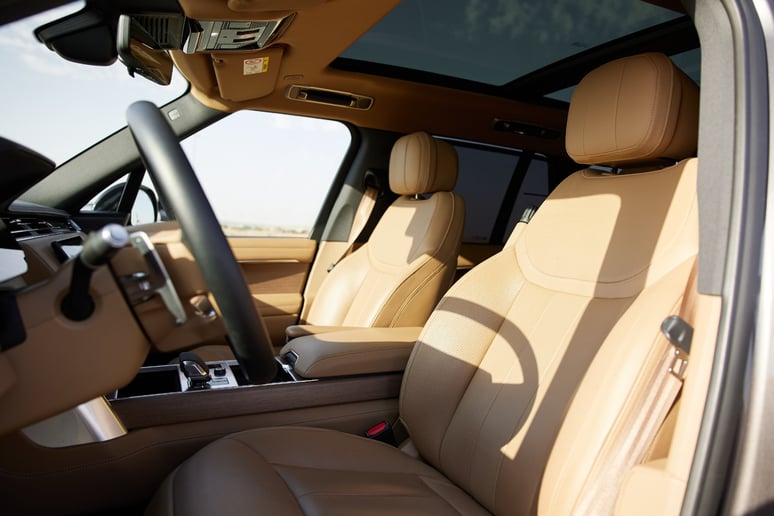 Range Rover Vogue HSE (Grigio), 2023 in affitto a Dubai