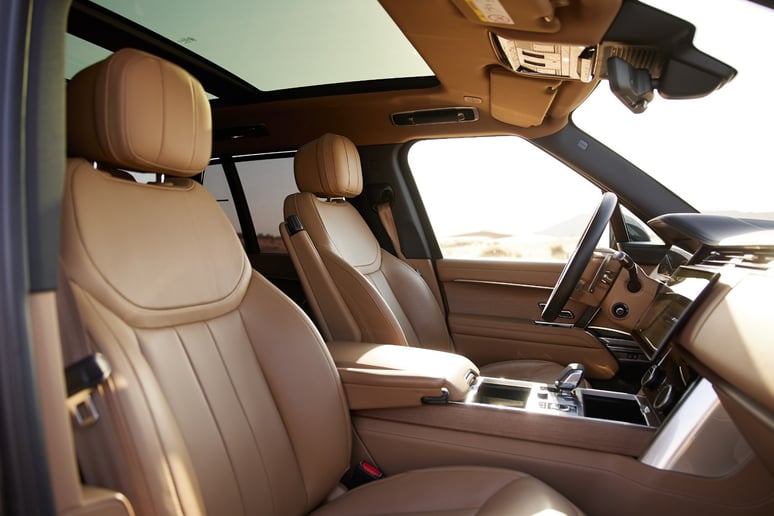 Range Rover Vogue HSE (Grigio), 2023 in affitto a Dubai