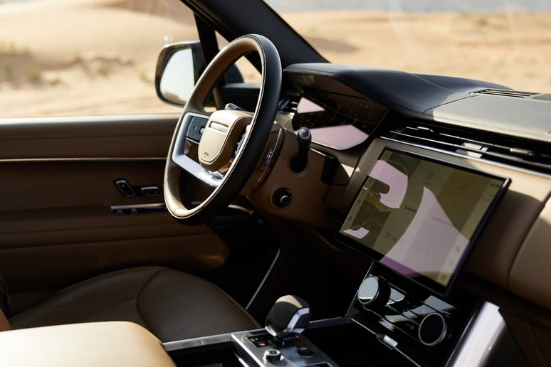 Range Rover Vogue HSE (Grigio), 2023 in affitto a Dubai