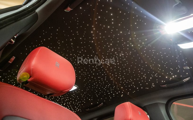 إيجار رولز رويس كولينان Black Badge Mansory (اللون الرمادي), 2022 في أبو ظبي