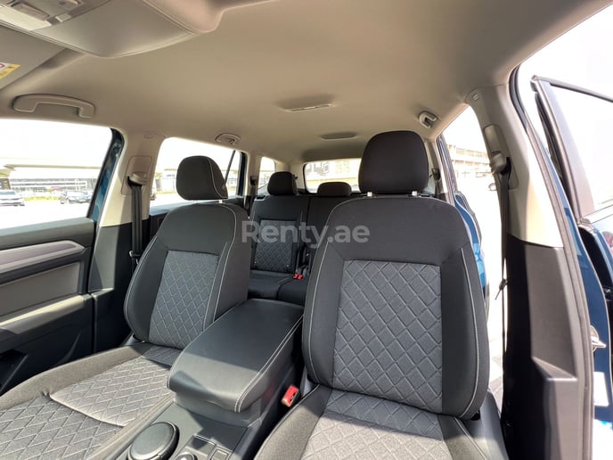 Volkswagen Teramont (Grijs), 2022 te huur in Dubai