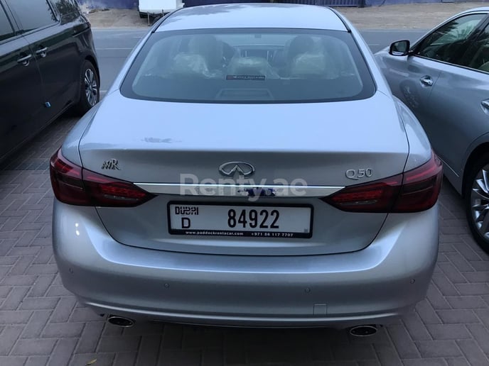 Infiniti Q50 (Silber), 2019  zur Miete in Dubai