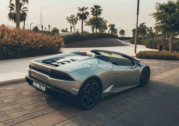 إيجار لامبورغيني هوراكان سبايدر LP-610 (فضة), 2017 في دبي