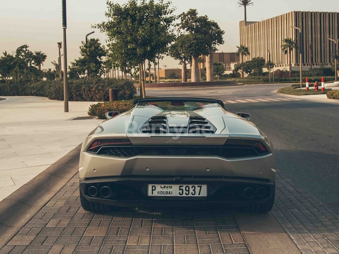 إيجار لامبورغيني هوراكان سبايدر LP-610 (فضة), 2017 في دبي