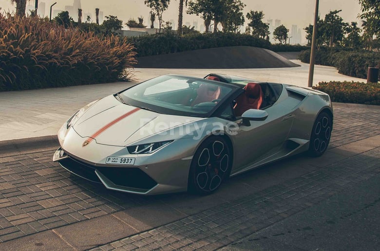 إيجار لامبورغيني هوراكان سبايدر LP-610 (فضة), 2017 في دبي
