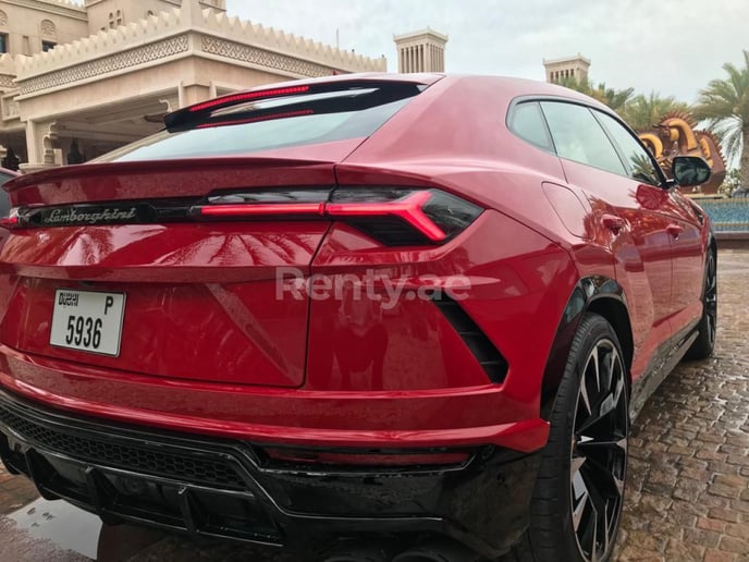 Lamborghini Urus (Rouge), 2019 &agrave; louer &agrave; Duba&iuml;