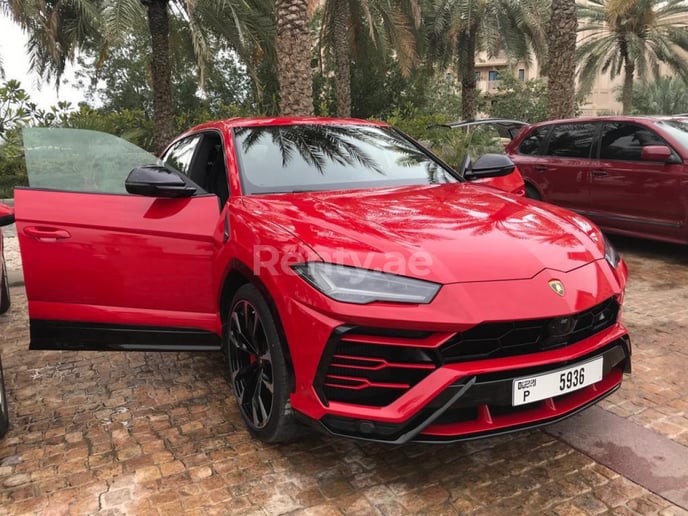 Lamborghini Urus (Rouge), 2019 &agrave; louer &agrave; Duba&iuml;