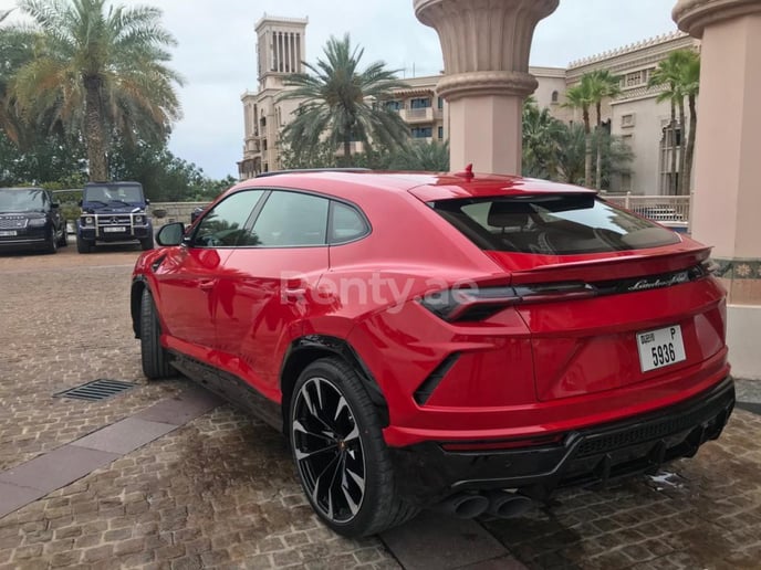 Lamborghini Urus (Rouge), 2019 &agrave; louer &agrave; Duba&iuml;
