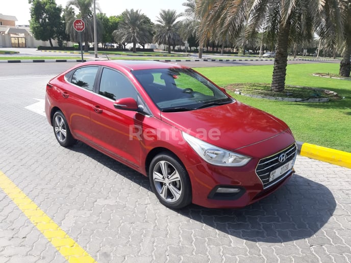 Hyundai Accent (Bordeaux), 2020 &agrave; louer &agrave; Duba&iuml;