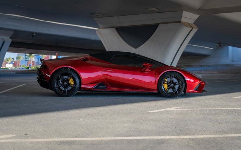 Lamborghini Huracan Evo Spyder (Marrone), 2023 - offerte di leasing in Abu Dhabi