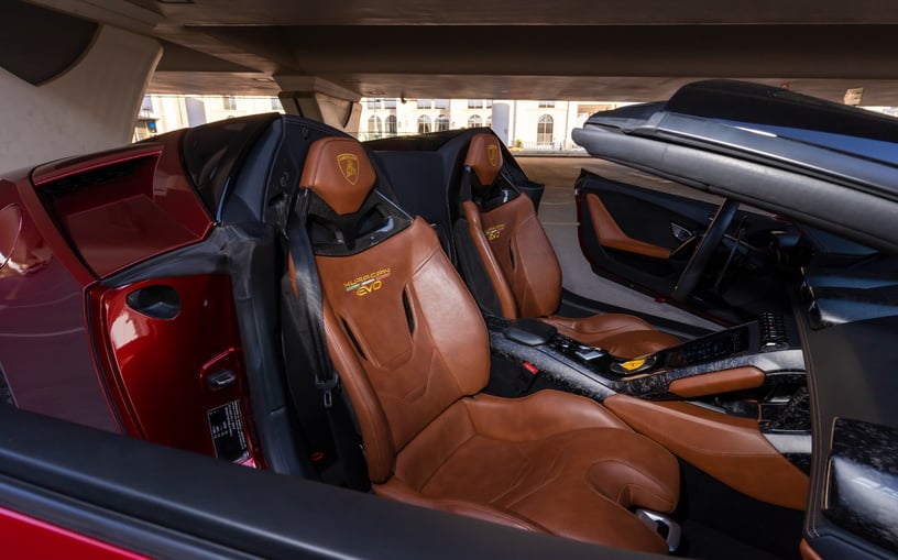Lamborghini Huracan Evo Spyder (Marrone), 2023 - offerte di leasing in Abu Dhabi