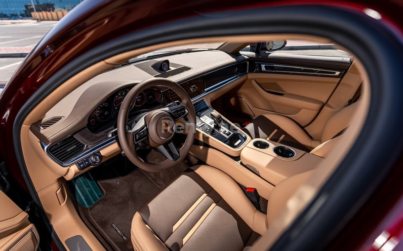 Porsche Panamera (Bordeaux), 2022 &agrave; louer &agrave; Duba&iuml;