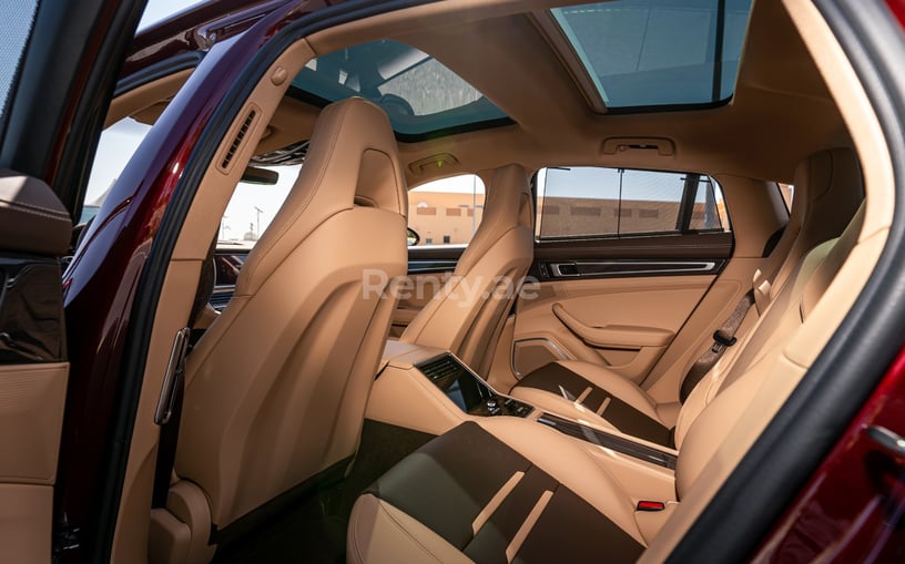 Porsche Panamera (Bordeaux), 2022 &agrave; louer &agrave; Duba&iuml;
