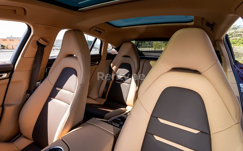 Porsche Panamera (Bordeaux), 2022 &agrave; louer &agrave; Duba&iuml;