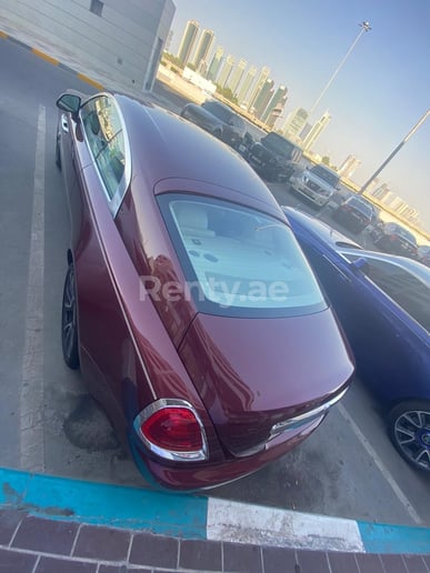 Dubai'de kiralık Rolls Royce Wraith (Bordo), 2019