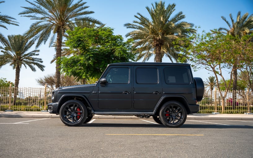 梅赛德斯 G63 AMG (哑光黑), 2022 - 沙迦租赁报价