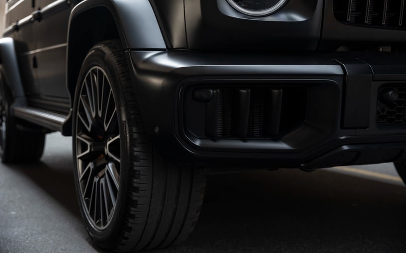 مرسيدس G63 AMG (أسود لامع), 2025 - عروض التأجير في رأس الخيمة