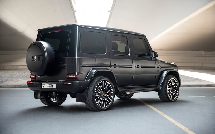 مرسيدس G63 AMG (أسود لامع), 2025 - عروض التأجير في رأس الخيمة