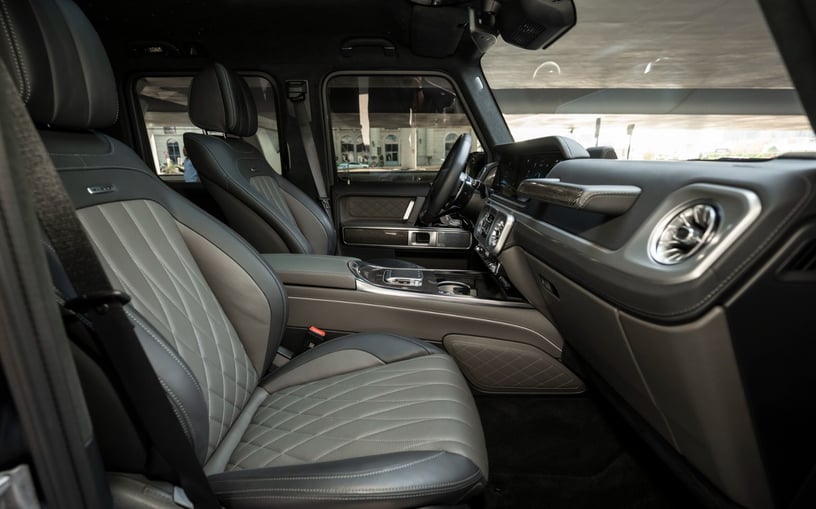 مرسيدس G63 AMG (أسود لامع), 2025 - عروض التأجير في رأس الخيمة