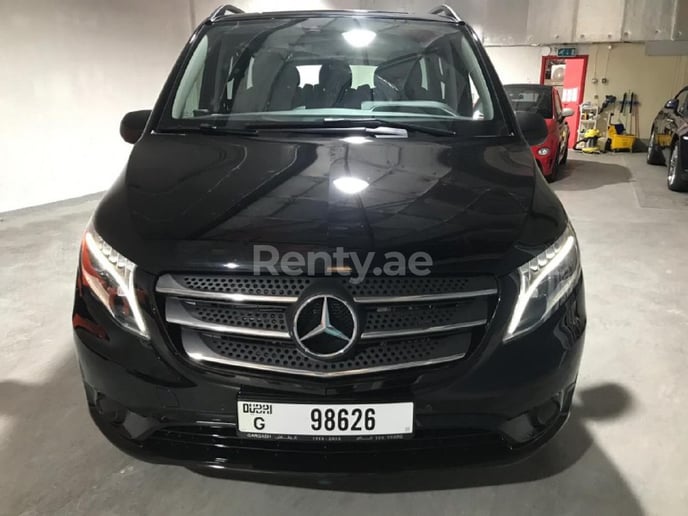 Dubai'de kiralık Mercedes VITO (Siyah), 2019