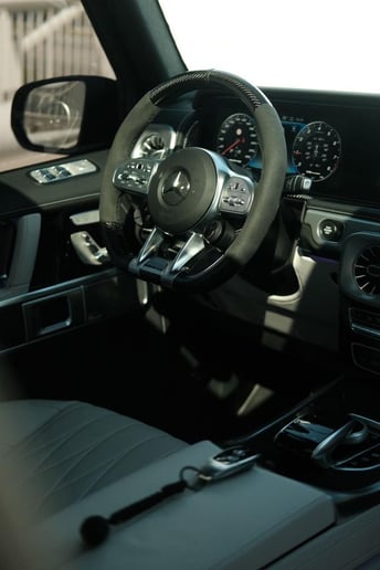 在迪拜 租 梅赛德斯 G63 AMG (纳尔多灰), 2022
