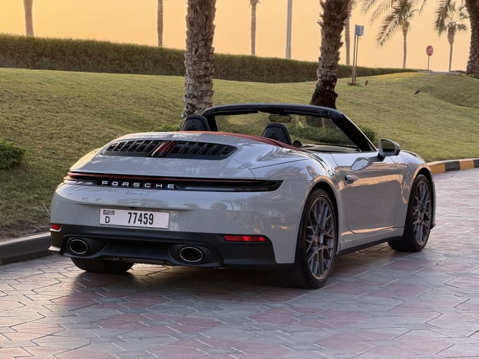 Porsche 911 / Carrera (Nardo gris), 2026 &agrave; louer &agrave; Abu Dhabi