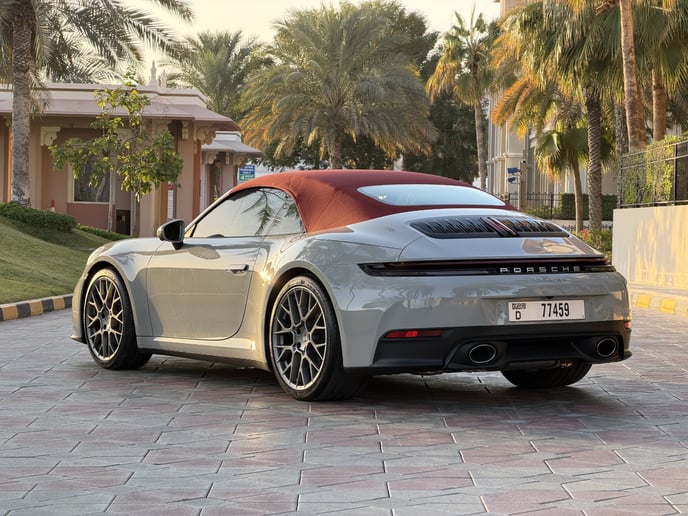 Porsche 911 / Carrera (Nardo gris), 2026 &agrave; louer &agrave; Abu Dhabi