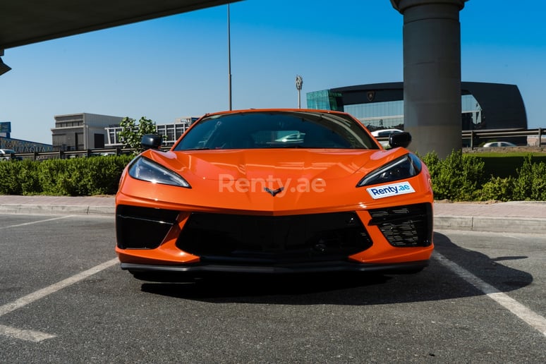Chevrolet Corvette C8 (Oranje), 2021 te huur in Dubai