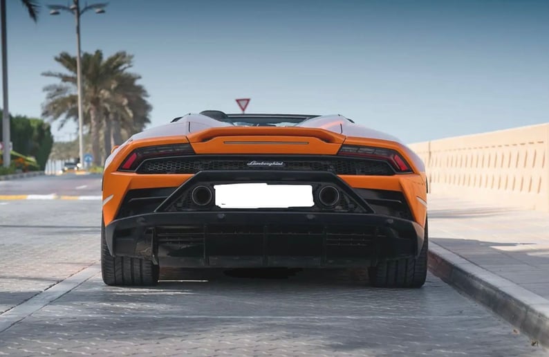 Lamborghini Huracan Evo Spyder (Orange), 2020  zur Miete in Abu Dhabi