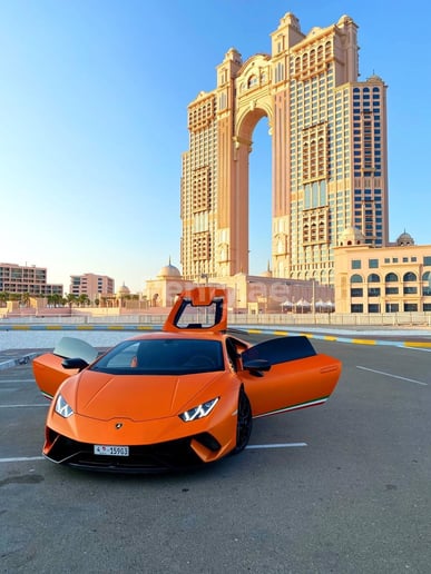 Lamborghini Huracan Performante (Orange), 2018  zur Miete in Abu Dhabi