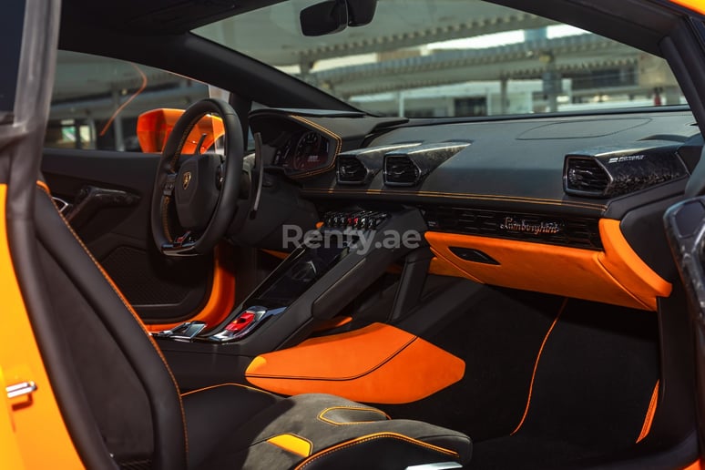 Lamborghini Huracan (Оранжевый), 2020 для аренды в Дубай